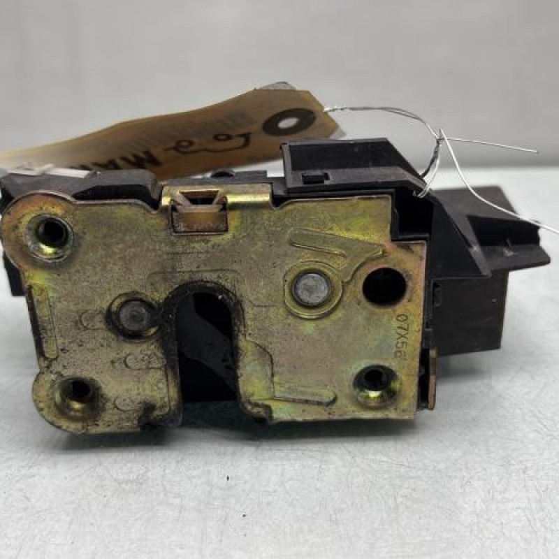 Serrure avant gauche RENAULT LAGUNA 1 Photo n°1