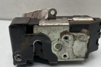 Serrure avant droit FORD FIESTA 5 Photo n°1