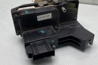 Serrure avant droit FORD FIESTA 5