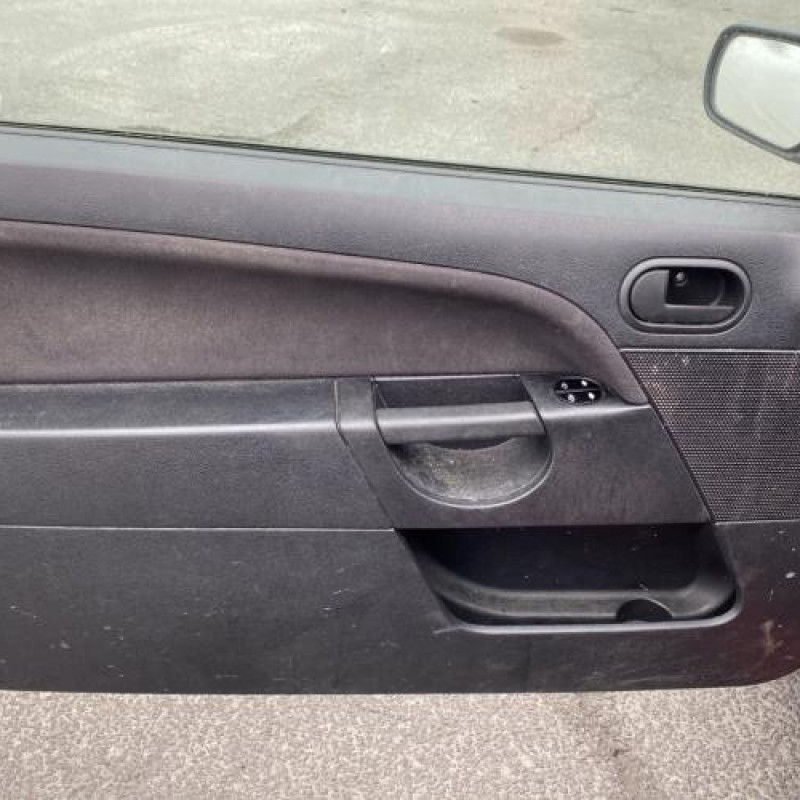 Serrure avant droit FORD FIESTA 5 Photo n°13