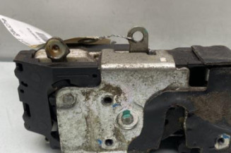 Serrure avant gauche FORD FIESTA 5 Photo n°1