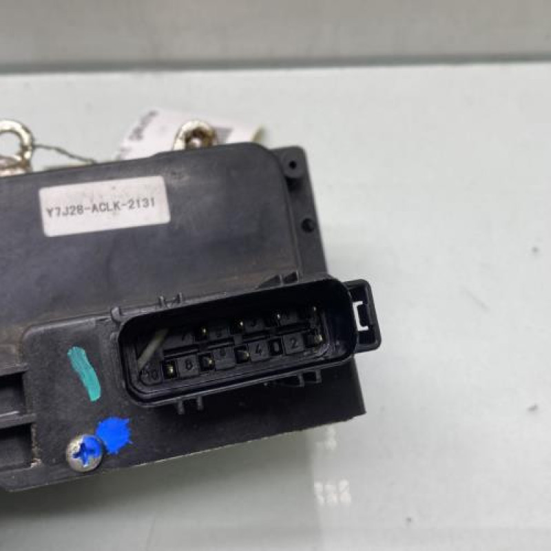 Serrure avant gauche FORD FIESTA 5 Photo n°4