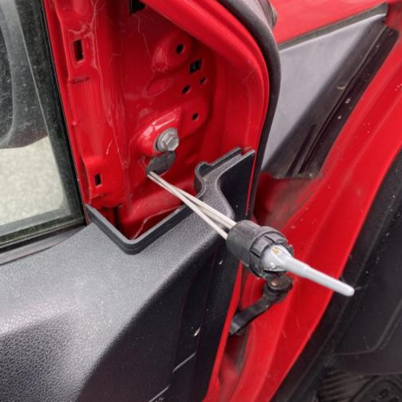 Serrure avant gauche FORD FIESTA 5 Photo n°15