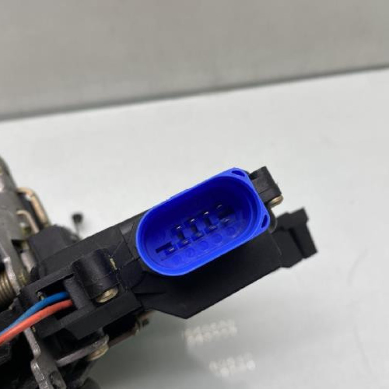 Serrure avant droit VOLKSWAGEN GOLF 5 Photo n°4