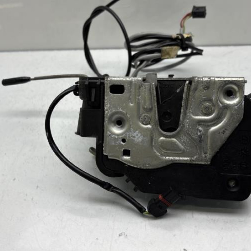 Serrure avant gauche MERCEDES CLASSE C 203 COUPE SPORT Photo n°8