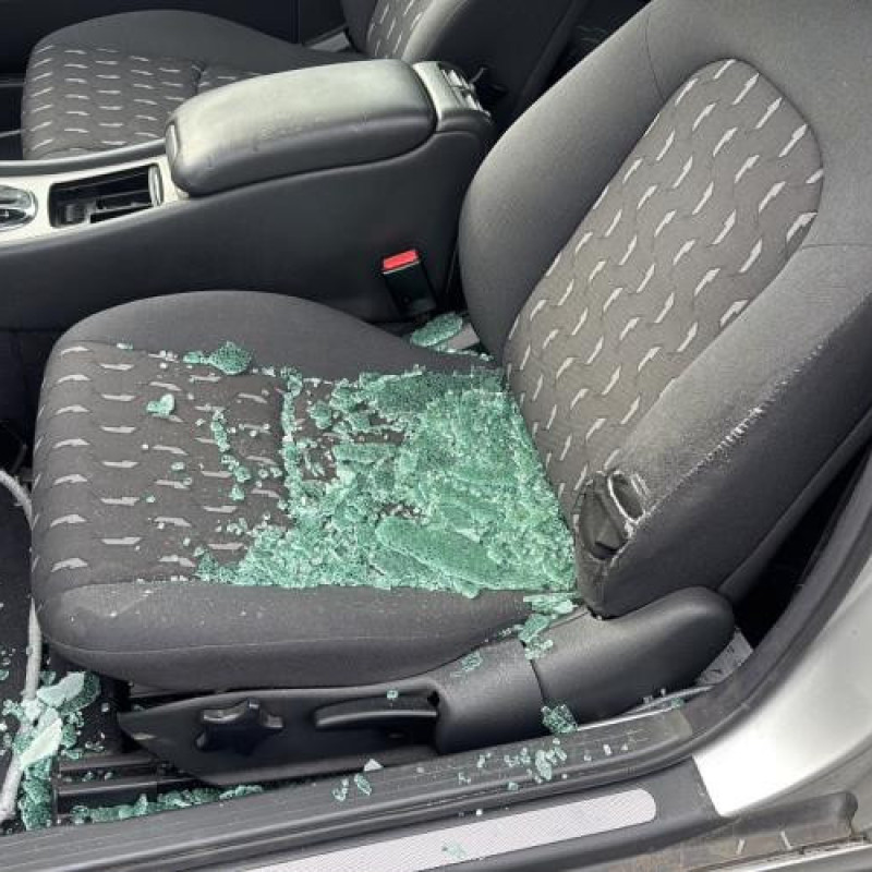 Serrure avant gauche MERCEDES CLASSE C 203 COUPE SPORT Photo n°19