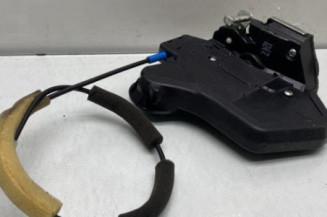 Serrure arriere droit TOYOTA AVENSIS 2