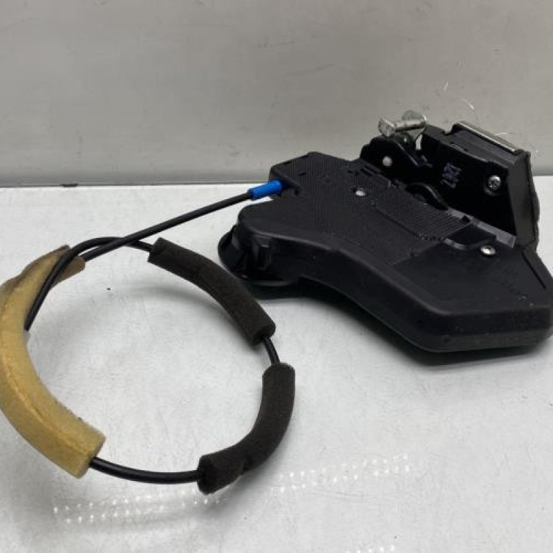 Serrure arriere droit TOYOTA AVENSIS 2 Photo n°2