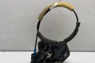 Serrure arriere droit TOYOTA AVENSIS 2