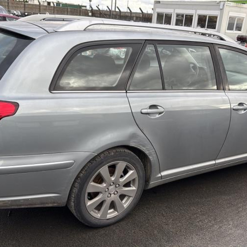 Serrure arriere droit TOYOTA AVENSIS 2 Photo n°12