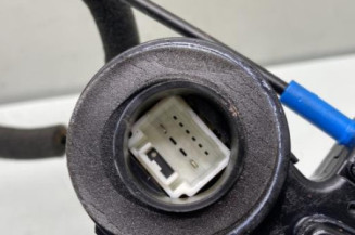 Serrure arriere gauche TOYOTA AVENSIS 2