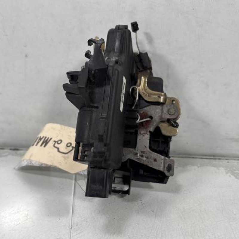 Serrure arriere gauche VOLKSWAGEN GOLF 4 Photo n°3