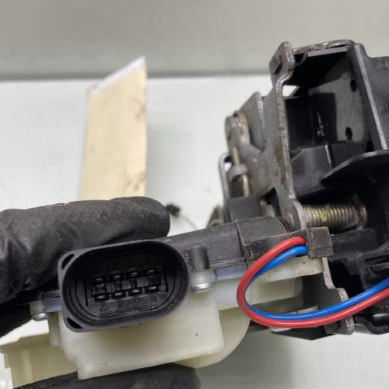 Serrure avant gauche VOLKSWAGEN GOLF 4 Photo n°4