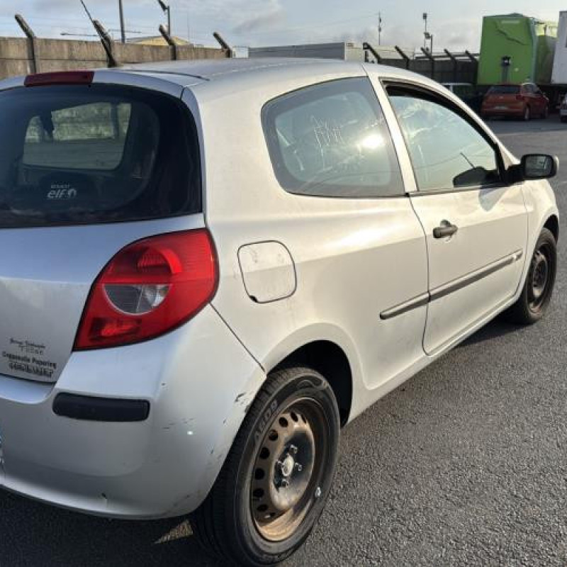 Serrure avant gauche RENAULT CLIO 3 Photo n°8