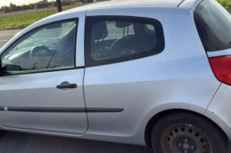 Serrure avant gauche RENAULT CLIO 3