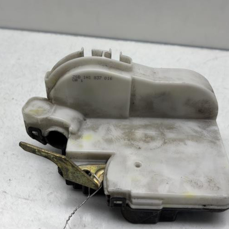 Serrure avant droit VOLKSWAGEN GOLF 3 Photo n°1