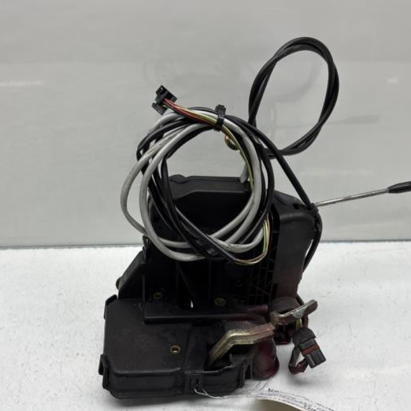 Serrure avant gauche MERCEDES CLASSE C 203 COUPE SPORT Photo n°1