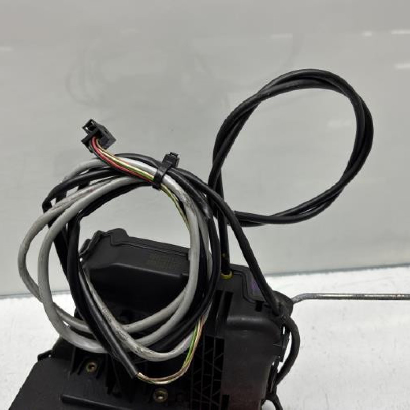 Serrure avant gauche MERCEDES CLASSE C 203 COUPE SPORT Photo n°3