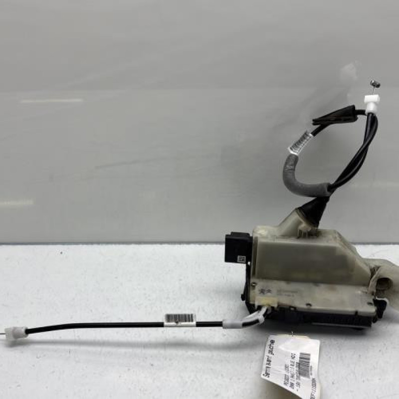 Serrure avant gauche PEUGEOT 208 1 Photo n°1