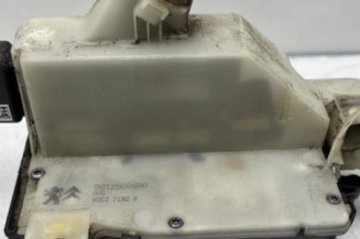 Serrure avant gauche PEUGEOT 208 1