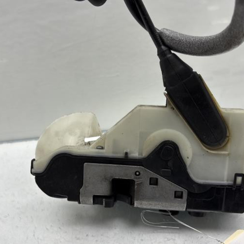 Serrure avant gauche PEUGEOT 208 1 Photo n°7