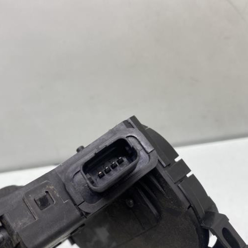 Serrure arriere droit RENAULT CLIO 4 Photo n°6