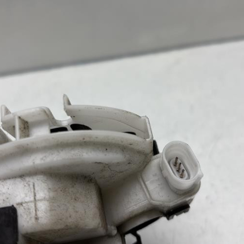 Serrure avant gauche VOLKSWAGEN POLO 3 Photo n°3