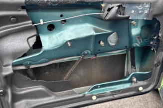 Serrure avant gauche VOLKSWAGEN POLO 3