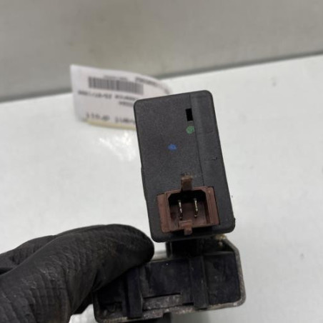 Serrure avant droit PEUGEOT 106