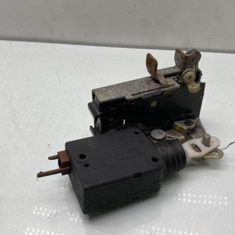 Serrure avant droit PEUGEOT 106 Photo n°3