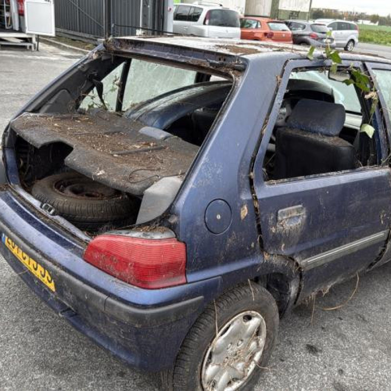 Serrure avant droit PEUGEOT 106 Photo n°6