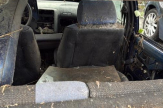 Serrure avant droit PEUGEOT 106