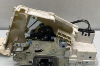 Serrure avant droit MERCEDES CLASSE B 245