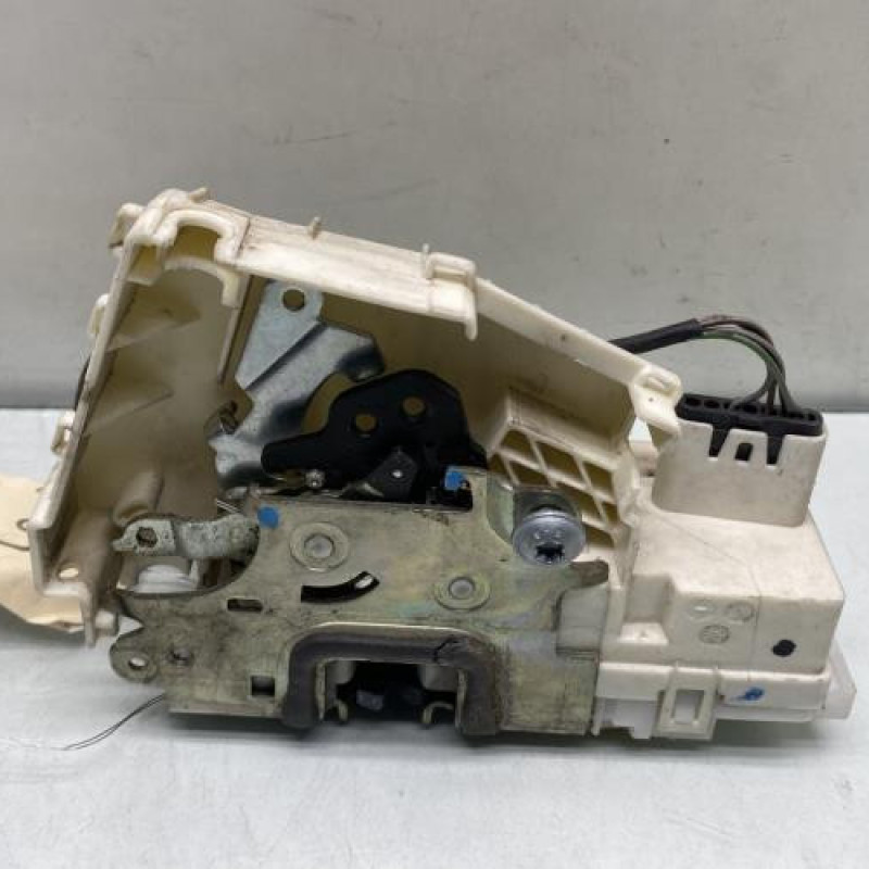 Serrure avant droit MERCEDES CLASSE B 245 Photo n°4