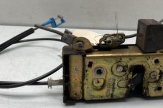 Serrure avant droit FORD FIESTA 4 Photo n°1