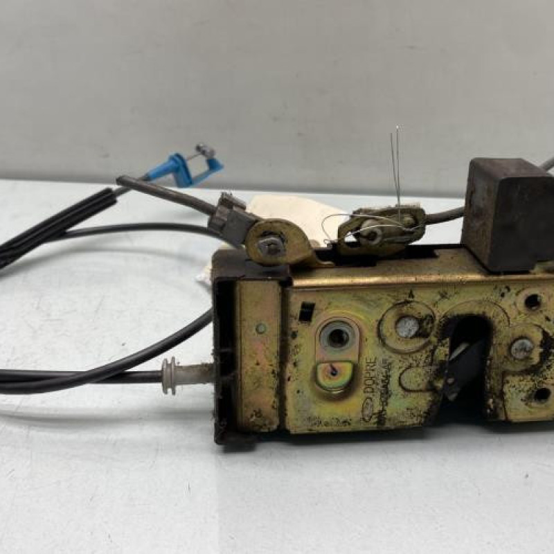 Serrure avant droit FORD FIESTA 4 Photo n°1