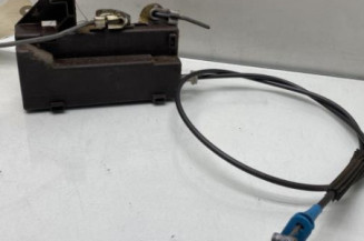 Serrure avant droit FORD FIESTA 4