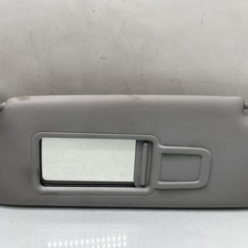 Pare soleil gauche AUDI A1 1 Photo n°1