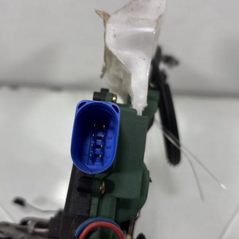 Serrure avant droit VOLKSWAGEN POLO 4 Photo n°6