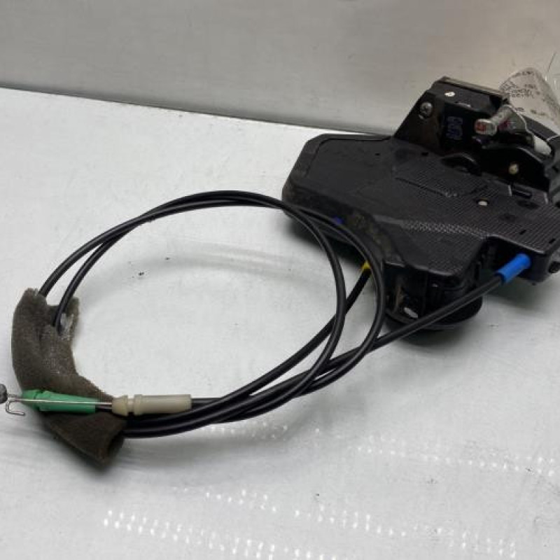 Serrure arriere gauche TOYOTA COROLLA VERSO 2 Photo n°2