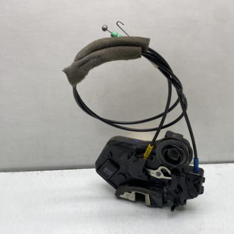 Serrure arriere gauche TOYOTA COROLLA VERSO 2 Photo n°3