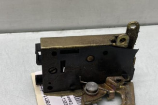 Serrure avant droit PEUGEOT 205