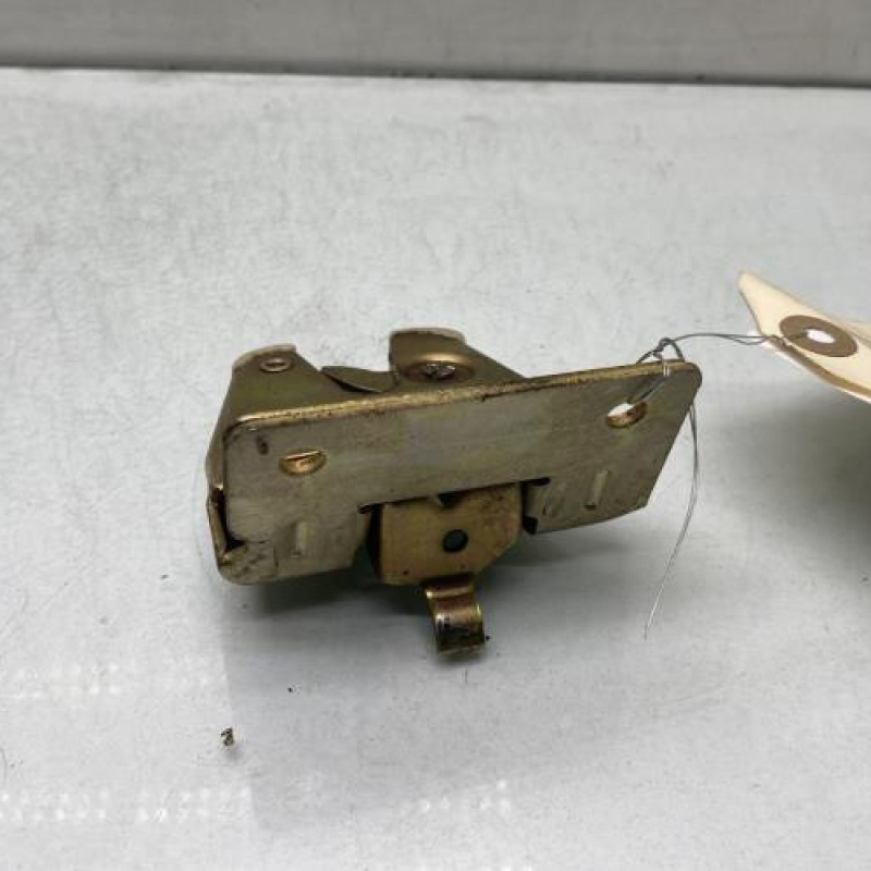 Serrure de coffre PEUGEOT 205 Photo n°3