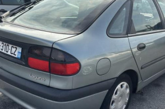 Serrure avant gauche RENAULT LAGUNA 1