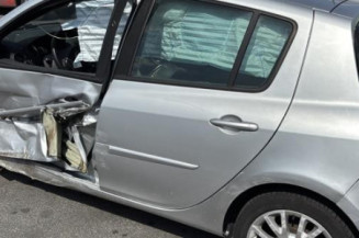 Serrure avant droit RENAULT CLIO 3