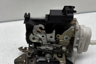 Serrure avant droit AUDI A4 1 Photo n°1