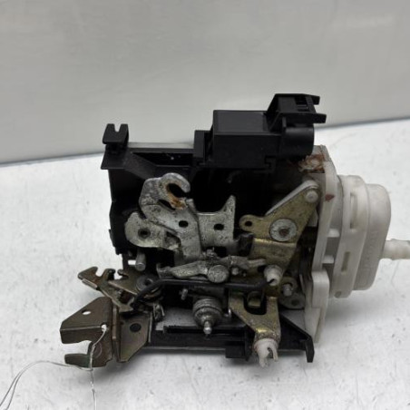 Serrure avant droit AUDI A4 1 Photo n°1