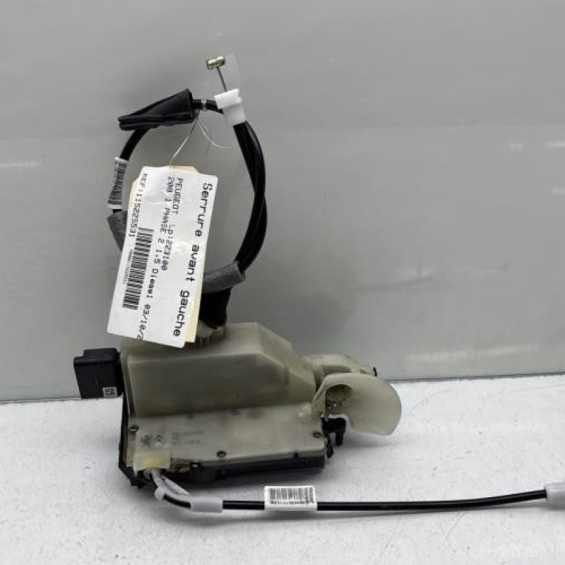 Serrure avant gauche PEUGEOT 208 1 Photo n°1