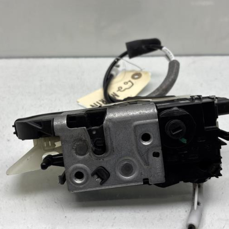 Serrure avant gauche PEUGEOT 208 1 Photo n°8