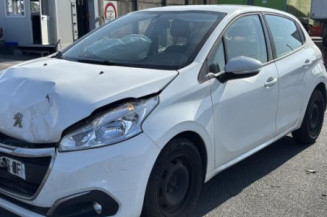Serrure avant gauche PEUGEOT 208 1